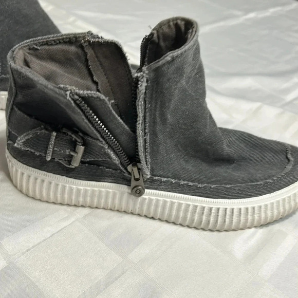 Blowfish sneakers,high tops ,grey denim ,Malibu sneakers,buckle,fray - Picture 1 of 15